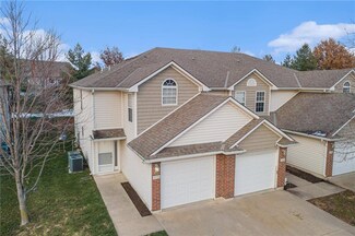 917 SW Peach Tree Ln, Blue Springs, MO 64064