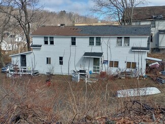 39 Spring St, Dexter, ME 04930