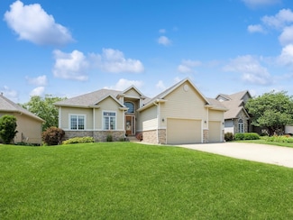 4610 153rd St, Urbandale, IA 50323