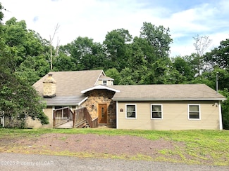38 Hickory St, Harveys Lake, PA 18618