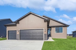 2706 NW Reinhart Dr, Ankeny, IA 50023