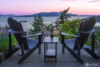 1317 Chuckanut Dr, Bellingham, WA 98229