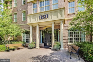 1781 Chain Bridge Rd Unit 402, McLean, VA 22102
