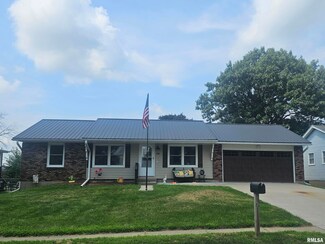 1304 9th St NW, Clinton, IA 52732
