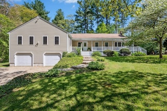 25 Warren St, Upton, MA 01568
