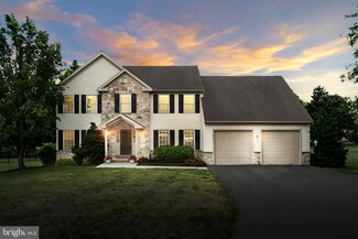 204 Encampment Ct, Spring Grove, PA 17362