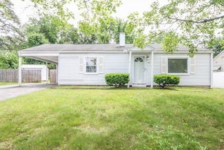15 Fredette St, Springfield, MA 01109