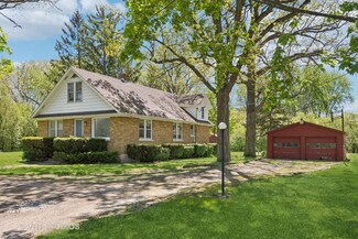 1961 Buckley Rd, Libertyville, IL 60048