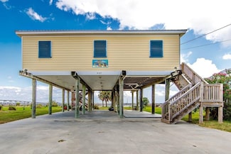 227 W Central, Grand Isle, LA 70358
