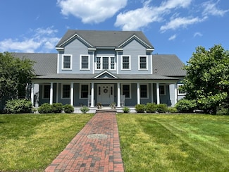 94 Arrowwood Dr, Scituate, MA 02066