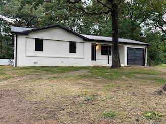 118 Clayhill Dr, Selmer, TN 38375