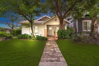 623 E 13th St, Houston, TX 77008