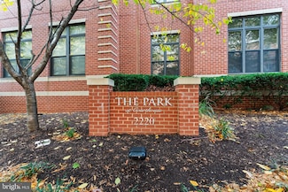 2220 Fairfax Dr Unit 206, Arlington, VA 22201