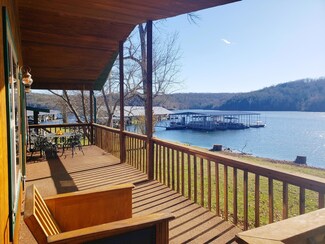 435 Edgewater Beach Cir, Forsyth, MO 65653