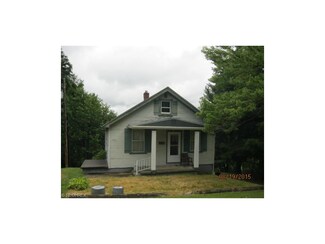 1404 N 6th St, Martins Ferry, OH 43935