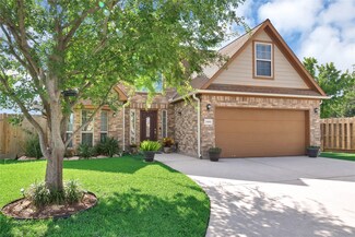 2006 Burke Rd, Pasadena, TX 77502