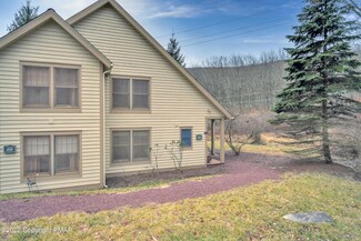 409 Hickory Dr, Tannersville, PA 18372