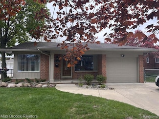 4139 Yorba Linda Blvd, Royal Oak, MI 48073