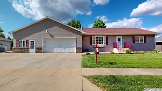 2730 4th St NW, Mason City, IA 50401