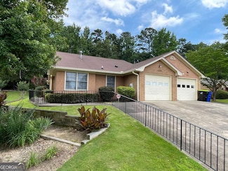 7123 Woodridge Ln, Union City, GA 30291