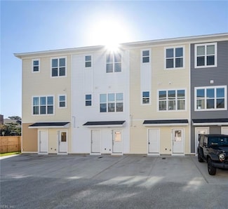 909 Baltic Ave, Virginia Beach, VA 23451