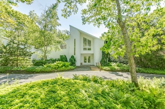 20 Quarty Cir, East Hampton, NY 11937