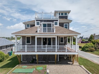 1 Barney Ave, Wakefield, RI 02879