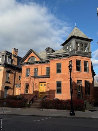 420 Warren St, Hudson, NY 12534