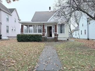 613 N Center St, Clinton, IL 61727