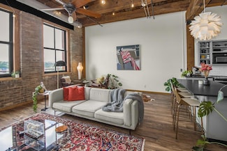 289 5th St E Unit 408, Saint Paul, MN 55101