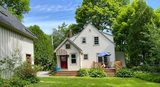 106 Beech St, Rockland, ME 04841
