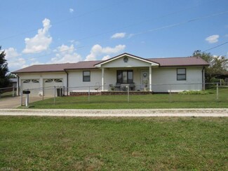 17 Forest View Ln, Spencer, WV 25276