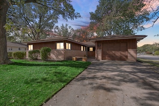 418 New Salem St, Park Forest, IL 60466