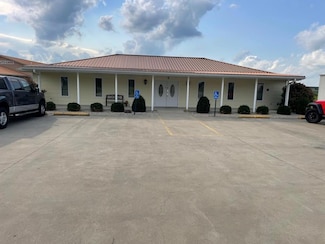 290 N 2nd St, Frankfort, OH 45628
