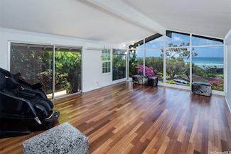 1356 Laukahi St, Honolulu, HI 96821