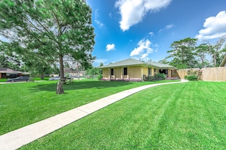 1711 Willow Oaks Cir, Dickinson, TX 77539