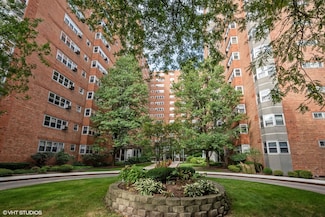 4980 N Marine Dr Unit 432, Chicago, IL 60640