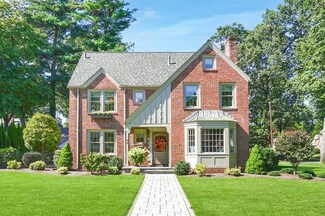 70 Dover Rd, Longmeadow, MA 01106