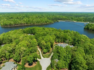10 Lakeside Ln, Durham, NC 27712