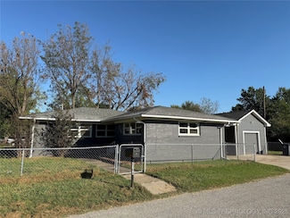 2306 E 48th St N, Tulsa, OK 74130