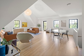 456 Belmont St Unit 10, Watertown, MA 02472