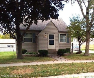 19889 Broadacres St, Clinton Township, MI 48035