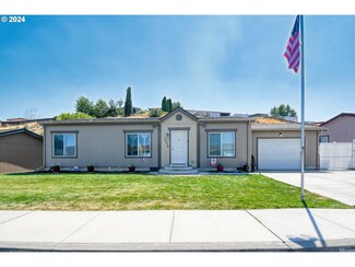 3078 SW River View Dr, Pendleton, OR 97801