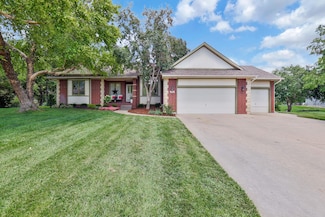 7926 W Meadow Pass Cir, Wichita, KS 67205