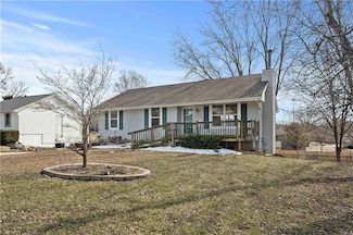 513 Nipper Ln, Leavenworth, KS 66048