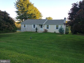 110 School Ln, Downingtown, PA 19335