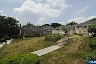 5 Heights Rd Unit M1, Ridgewood, NJ 07450