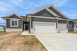 15015 Springbrook Trail, Urbandale, IA 50323