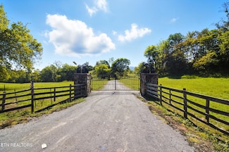 1356 Jayell Rd, Sevierville, TN 37862