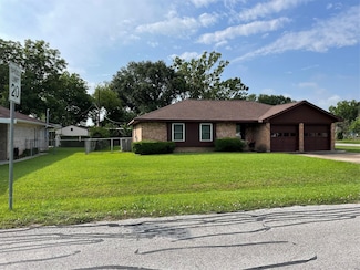 1733 Brumbelow St, Rosenberg, TX 77471